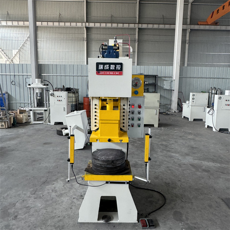 30噸液壓沖床 30T液壓沖床帶PLC屏 光柵保護(hù)裝置