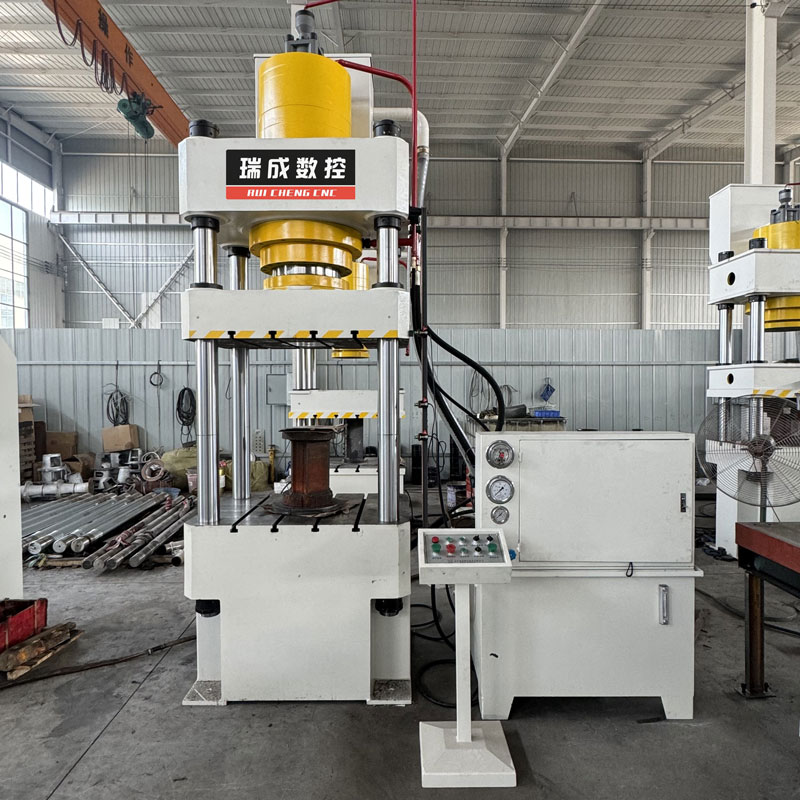 鑄鋼315T液壓機(jī)