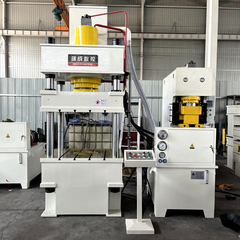 液壓機壓制水槽成型